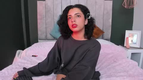 alessiia__ online show from October 28, 3:51 am