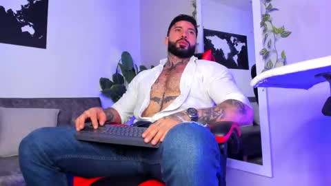 Aless Rose online show from February 5, 8:45 pm