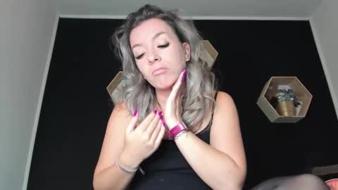 alesys69 online show from September 30, 9:58 pm