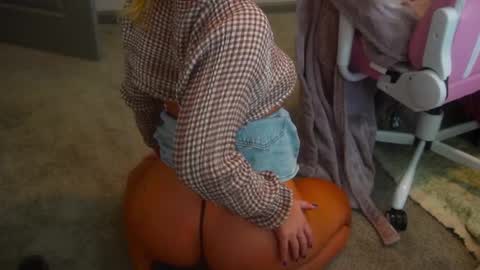 alex  online show from January 14, 7:00 pm