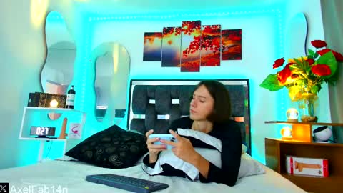 sneider online show from February 25, 6:44 pm