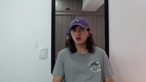 alex_connorr online show from February 6, 4:58 pm