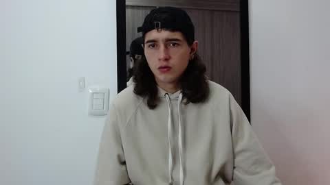 alex_connorr online show from February 9, 8:34 pm