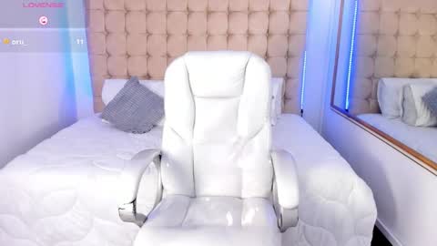 alex online show from December 2, 3:32 pm