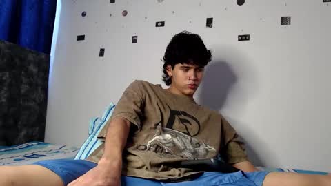 alex_mark_ online show from May 19, 6:59 pm