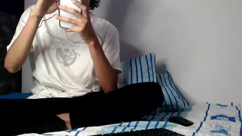 alex_mark_ online show from June 16, 6:56 pm