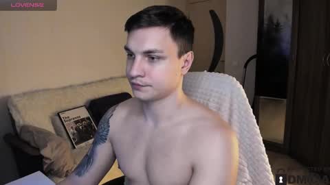 Snapshot of alex_milson chatting on October 18, 2:49 am alex_milson online show from October 18, 2:49 am