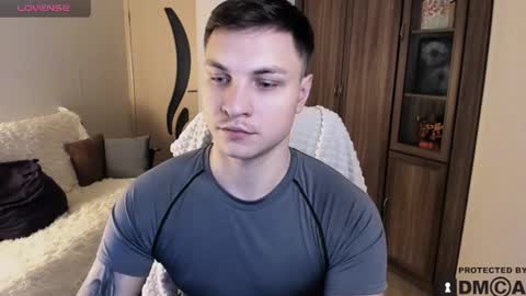 Snapshot of alex_milson chatting on October 22, 4:48 am alex_milson online show from October 22, 4:48 am