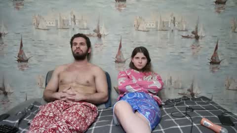 Alex and Sarah online show from November 25, 3:16 am