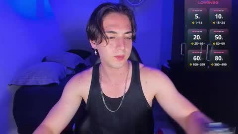 Snapshot of alex_smith0 chatting on September 17, 12:47 am     online show from September 17, 12:47 am