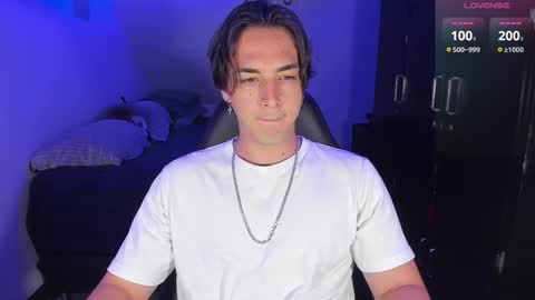 Snapshot of alex_smith0 chatting on September 24, 1:12 am     online show from September 24, 1:12 am