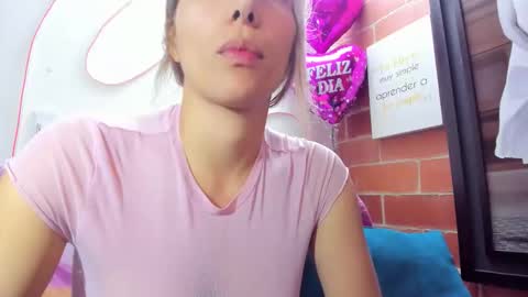 Snapshot of alexa_latina chatting on October 18, 2:21 pm alexa latina online show from October 18, 2:21 pm