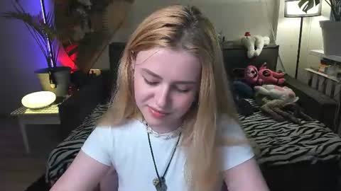 alexa_pirs online show from June 13, 5:23 pm