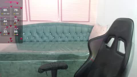 Alexandra online show from December 18, 1:06 pm