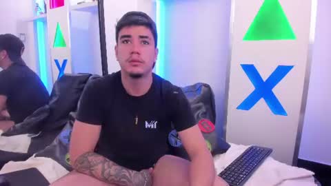 Alex  Albert  online show from August 3, 12:33 pm