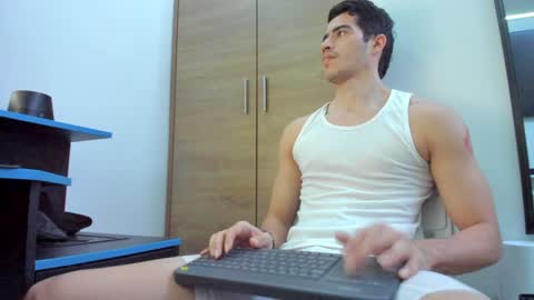 Snapshot of alexander__lips chatting on January 6, 8:07 pm alexander__lips online show from January 6, 8:07 pm