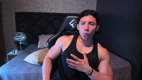 Snapshot of alexander_classy chatting on January 24, 5:21 am Alex online show from January 24, 5:21 am