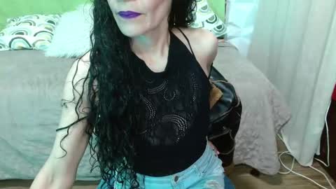 alexandra_jonas online show from April 13, 3:22 am