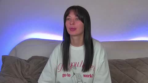 AlexandraBloom online show from March 10, 6:45 pm