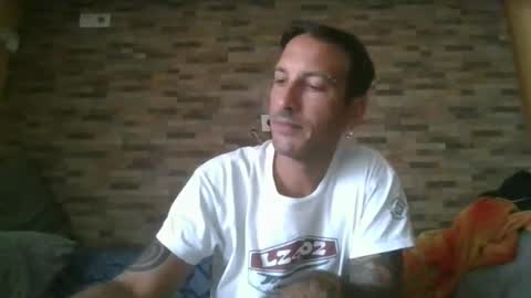 Snapshot of alexdelarge23 chatting on October 27, 9:20 am alexdelarge23 online show from October 27, 9:20 am