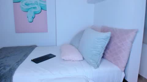 Alexiis 3 online show from February 15, 12:37 am