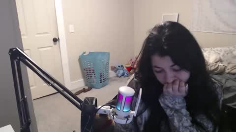 alexislove8 online show from January 19, 1:04 am