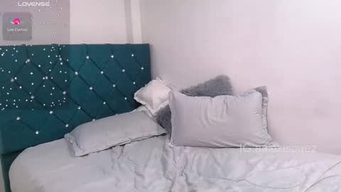 Alexis online show from December 17, 2:40 am