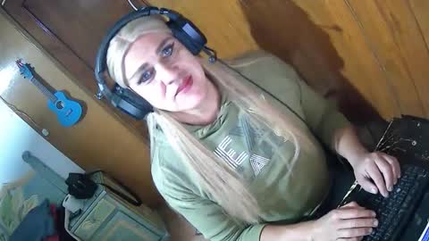 alexiss699 online show from December 4, 8:06 am