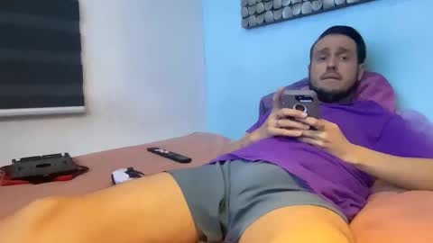 Snapshot of alexitho35 chatting on October 20, 8:19 am alexitho35 online show from October 20, 8:19 am
