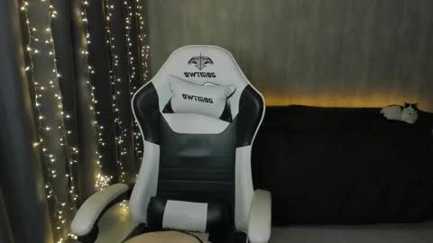 Alexa Bloom online show from January 9, 10:54 am