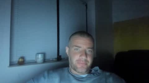 alfiesolomons87 online show from May 9, 8:26 pm