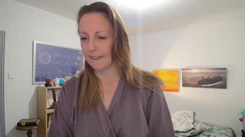 Alice online show from November 18, 4:21 pm