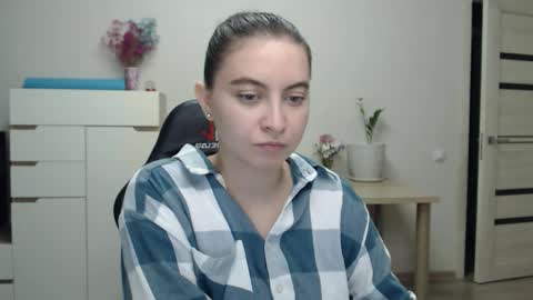 Alice online show from November 26, 6:37 pm