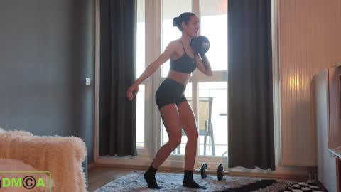 Snapshot of alice_bane chatting on January 6, 11:07 am A R Y A  T I A online show from January 6, 11:07 am