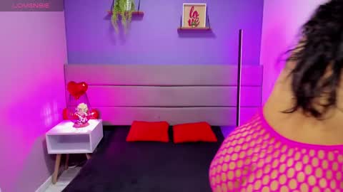 alice_brookss_ online show from March 12, 2:12 pm