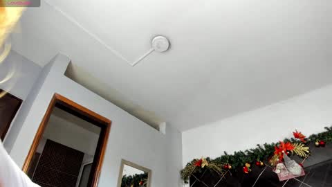 Alice thompsonx online show from December 28, 12:03 pm