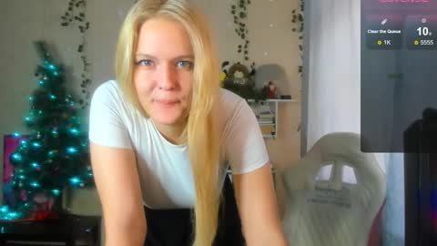 AliceCasey online show from December 5, 8:46 am