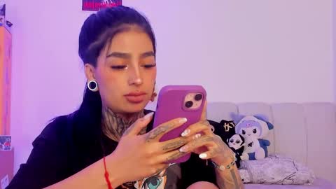 Alice  online show from February 24, 8:34 pm