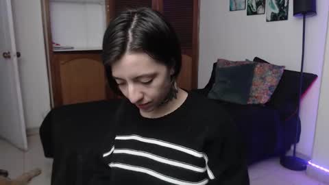 alicee_logan_ online show from November 5, 2:24 am