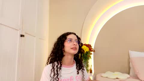 Snapshot of alicee_rodriguez chatting on February 20, 2:18 am alice online show from February 20, 2:18 am