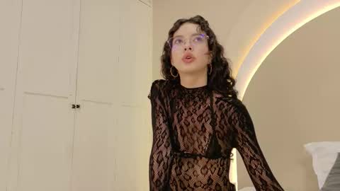 Snapshot of alicee_rodriguez chatting on September 21, 6:34 pm alice online show from September 21, 6:34 pm