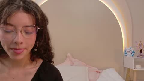 alice online show from April 18, 7:58 pm