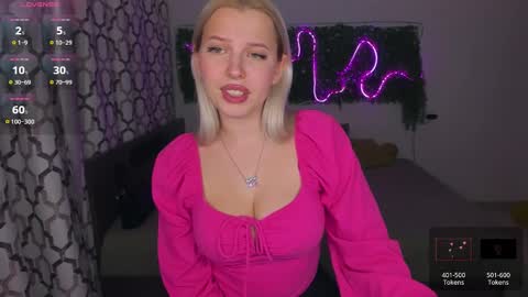 Snapshot of alicefreman chatting on January 6, 1:19 pm Alice online show from January 6, 1:19 pm
