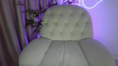 AliceLevine online show from March 31, 4:13 am