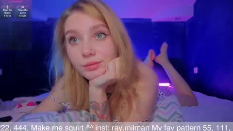 Snapshot of alicemilman chatting on October 30, 1:44 pm Alice  online show from October 30, 1:44 pm