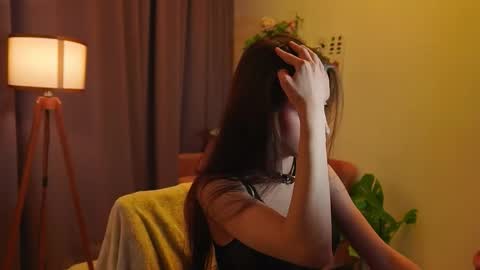 alicewallflower online show from March 14, 9:30 pm