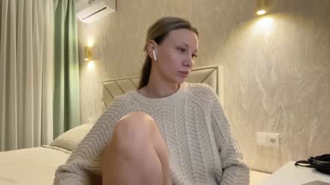 Snapshot of alicewonders_ chatting on January 31, 10:31 pm Alice online show from January 31, 10:31 pm