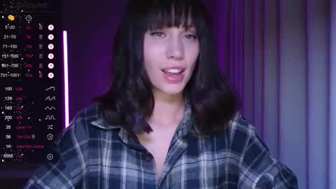 Snapshot of alicewonders_ chatting on October 13, 8:00 pm Alice online show from October 13, 8:00 pm