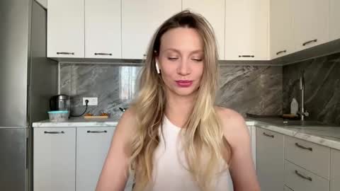 Snapshot of alicewonders_ chatting on February 20, 9:44 am Alice online show from February 20, 9:44 am