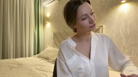 Snapshot of alicewonders_ chatting on January 23, 10:22 pm Alice online show from January 23, 10:22 pm